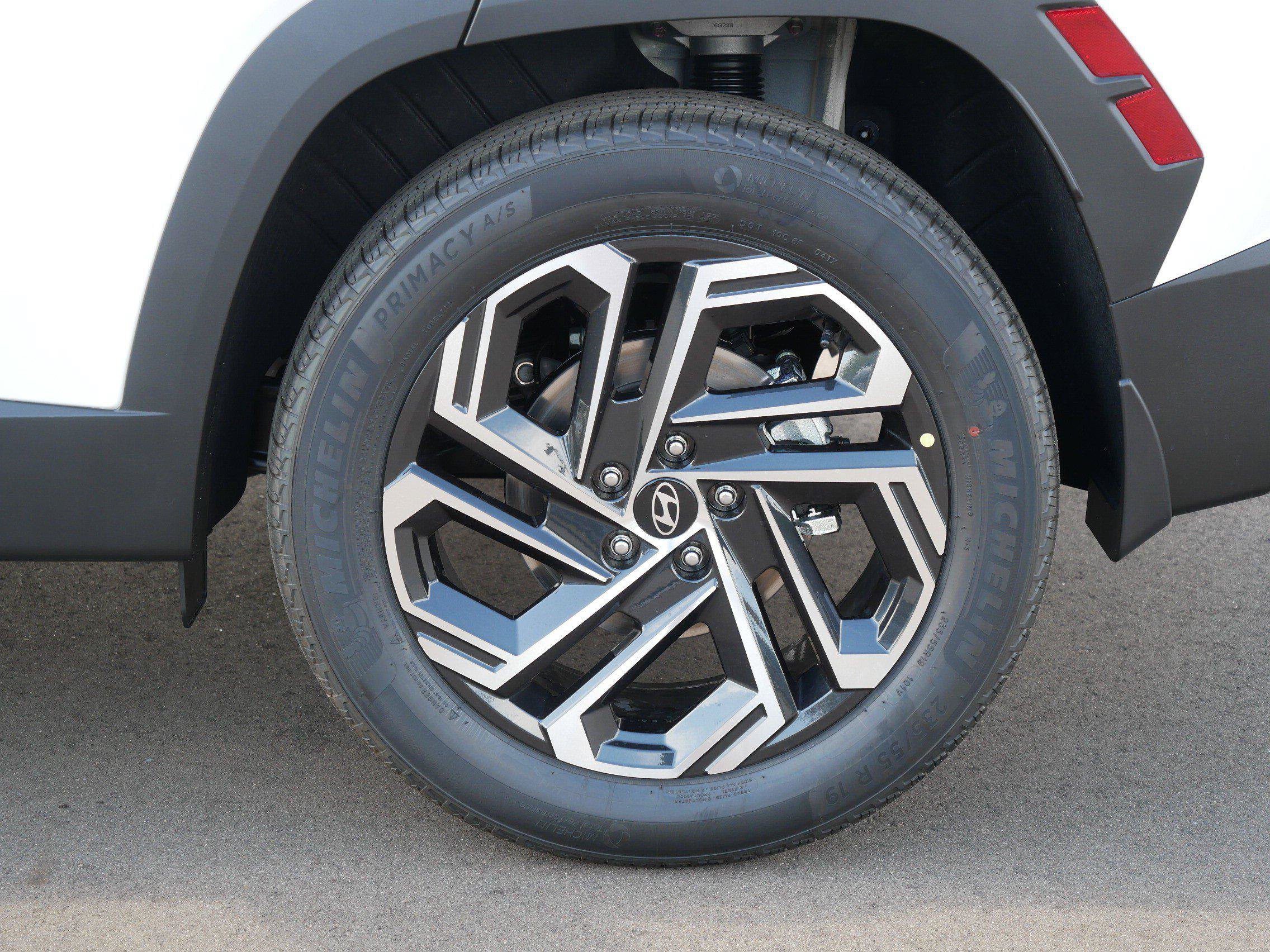 New 2026 Hyundai Tucson Limited AWD/4WD image 4