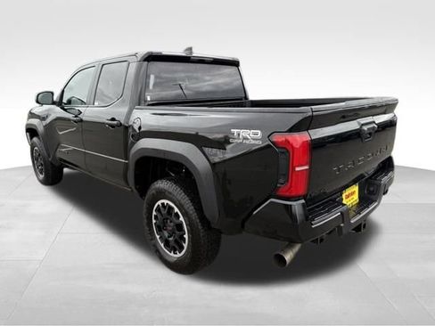 Used 2024 Toyota Tacoma TRD Off-Road image 8