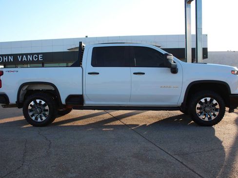 Used 2024 Chevrolet Silverado 2500 Custom w/ Custom Convenience Package AWD/4WD image 16