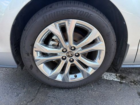 Used 2024 Toyota Sienna Platinum FWD image 10