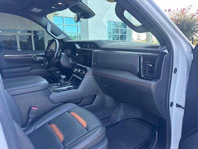 Used 2025 GMC Sierra 1500 AT4 w/ AT4 Premium Package AWD/4WD image 12