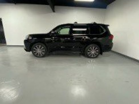 Used 2018 Lexus LX 570 4WD w/ Luxury Package image 6