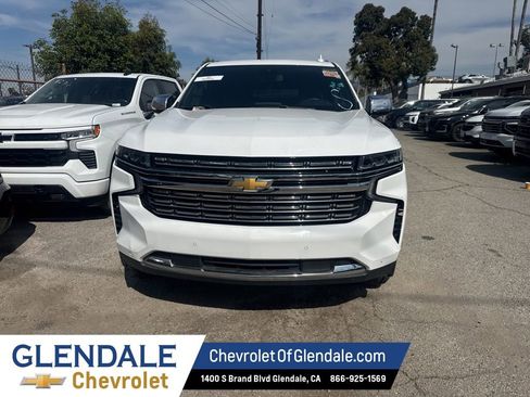 Used 2023 Chevrolet Suburban Premier image 5