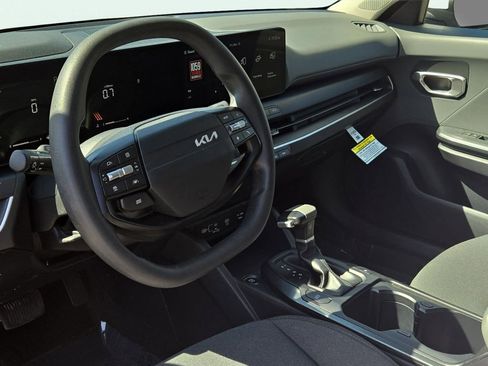 Certified 2025 Kia K4 LXS image 17
