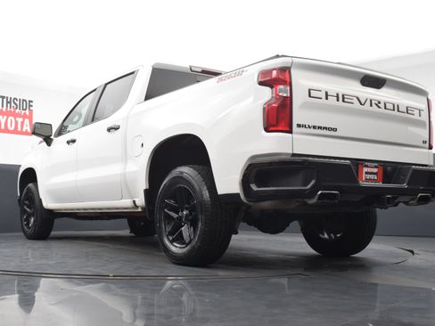 Used 2021 Chevrolet Silverado 1500 LT Trail Boss w/ Convenience Package II AWD/4WD image 28
