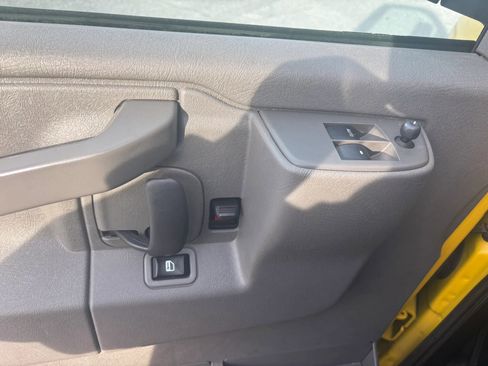 Used 2023 Chevrolet Express 2500 RWD image 15