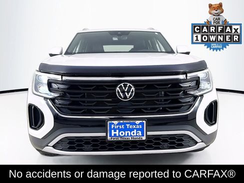 Used 2024 Volkswagen Atlas Cross Sport SE FWD image 2