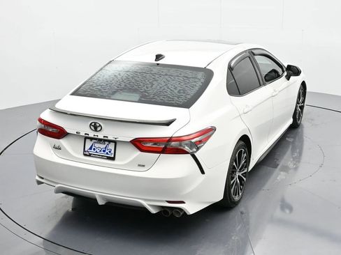 Used 2018 Toyota Camry SE w/ Moonroof Package image 36