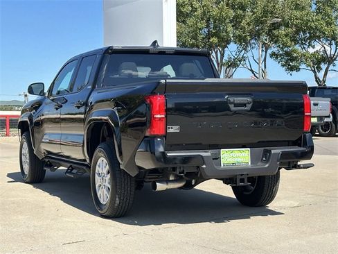 Used 2025 Toyota Tacoma SR5 image 3