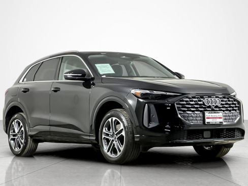 Used 2025 Audi Q5 Premium w/ 19" Wheel Package image 7