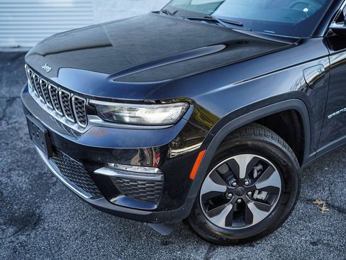 Used 2023 Jeep Grand Cherokee 4WD 4xe image 2