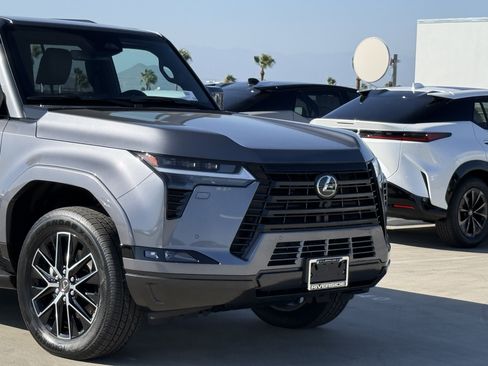 New 2026 Lexus GX 550 AWD/4WD image 3