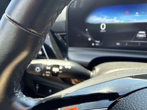 Used 2024 Kia Seltos S AWD/4WD image 29