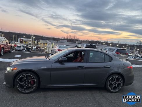 Used 2024 Alfa Romeo Giulia Veloce image 3