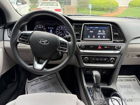 Used 2018 Hyundai Sonata SE FWD image 16