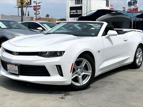 Used 2018 Chevrolet Camaro LT image 10