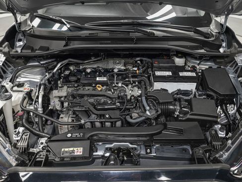 Used 2024 Toyota Corolla Cross L image 11