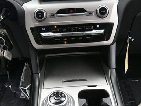 Used 2021 Ford Explorer 4WD image 22