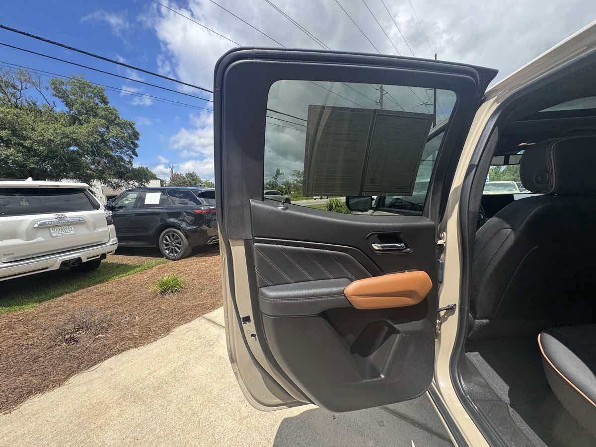Used 2024 GMC Canyon AT4 w/ Technology Package AWD/4WD image 31