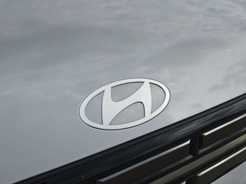 Used 2025 Hyundai Santa Fe Limited FWD image 10