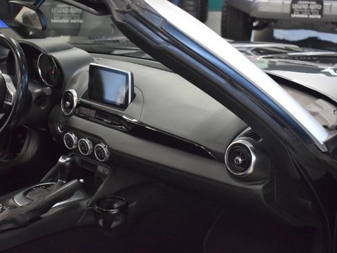 Used 2017 FIAT 124 Spider Lusso image 39