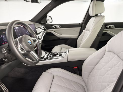 Used 2025 BMW X5 M60i w/ Climate Comfort Package AWD/4WD image 5
