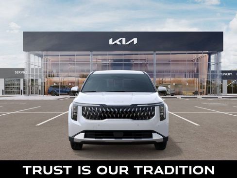 New 2026 Kia Carnival LXS image 2