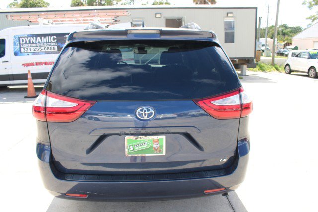 Used 2018 Toyota Sienna LE FWD image 7