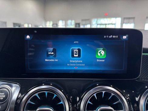 Used 2021 Mercedes-Benz GLB 250 4MATIC image 82