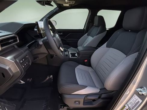 Used 2025 Toyota Tacoma TRD Off-Road image 18