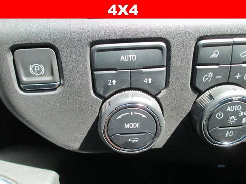 Used 2024 Chevrolet Silverado 1500 LTZ w/ LTZ Premium Package AWD/4WD image 31