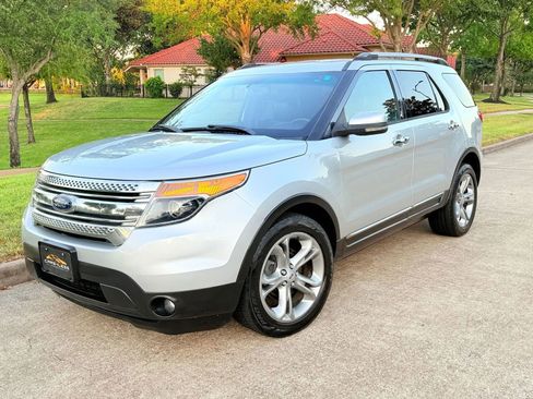 Used 2013 Ford Explorer Limited image 3