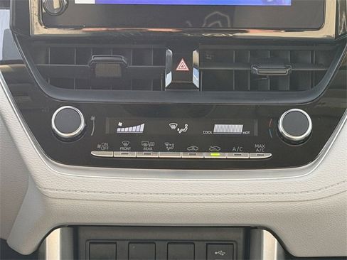 Used 2024 Toyota Corolla Cross L image 23