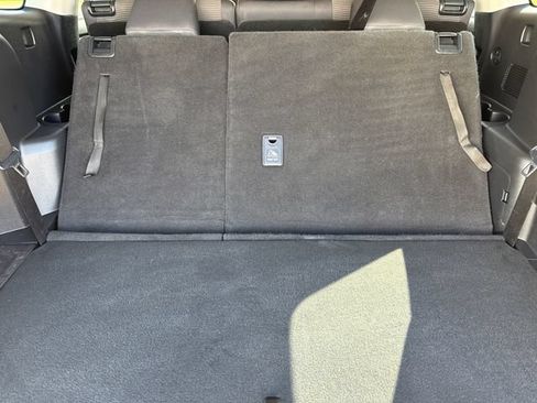Used 2023 Toyota Highlander LE FWD image 10