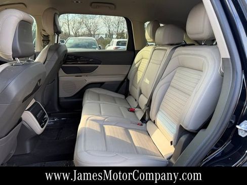 Used 2024 Lincoln Nautilus Reserve image 16