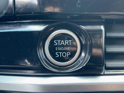 Used 2023 Nissan Pathfinder SL w/ Lighting Package (N92) image 24