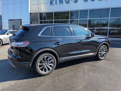 Used 2023 Lincoln Nautilus Reserve w/ Equipment Group 201A FWD image 4