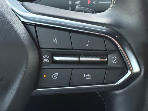 Used 2025 Chevrolet Traverse LT image 19