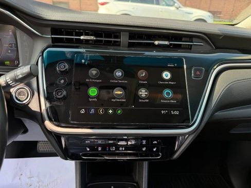 Used 2023 Chevrolet Bolt LT FWD image 22