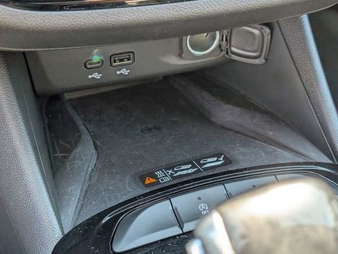 Used 2025 Buick Envista Avenir FWD image 30