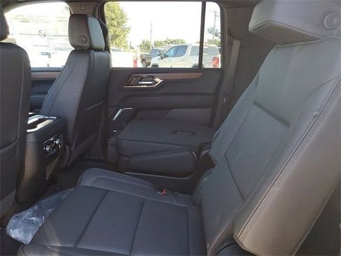 New 2026 GMC Yukon XL Denali w/ Sun & Power Step Package image 11