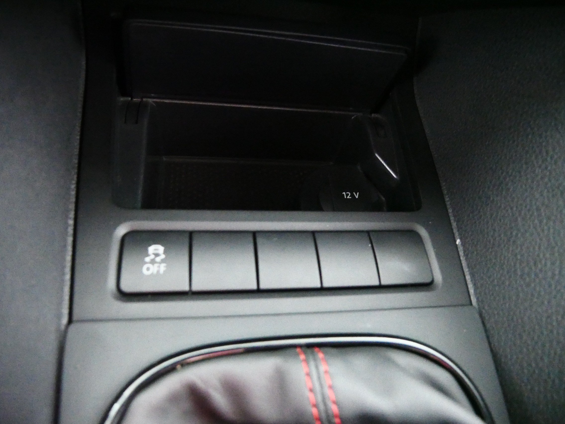 Used 2013 Volkswagen Golf R 4-Door AWD/4WD image 30