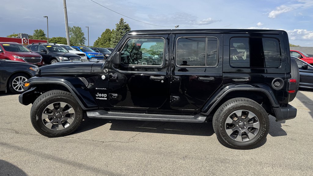 Used 2018 Jeep Wrangler Unlimited Sahara AWD/4WD image 5