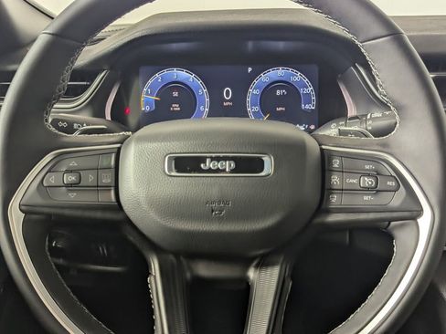 Used 2025 Jeep Grand Cherokee Altitude image 20