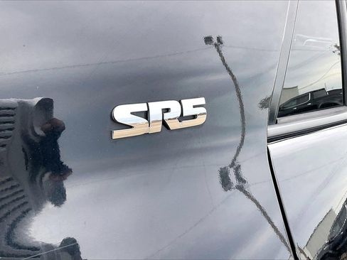Used 2017 Toyota 4Runner SR5 Premium image 21