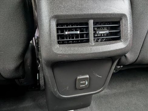 Used 2022 Chevrolet Equinox LS image 19