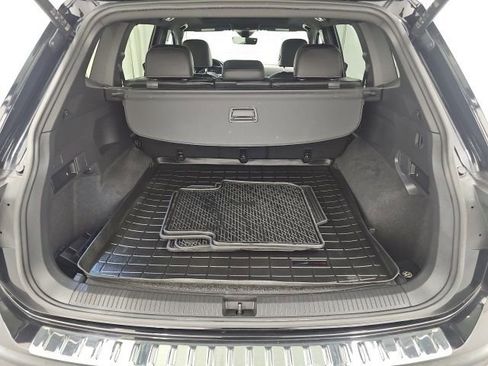 Used 2022 Volkswagen Tiguan SEL R-Line image 32