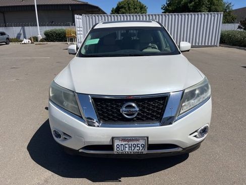 Used 2016 Nissan Pathfinder Platinum AWD/4WD image 2