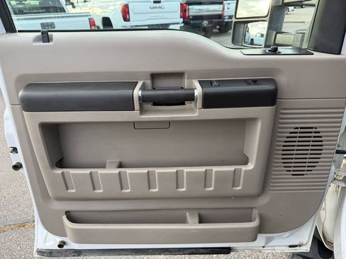 Used 2008 Ford F550 4x4 Regular Cab Super Duty image 10