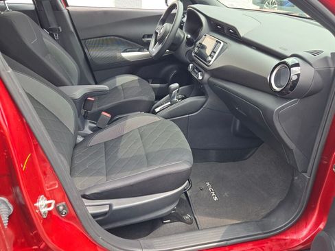 Used 2020 Nissan Kicks SV FWD image 7